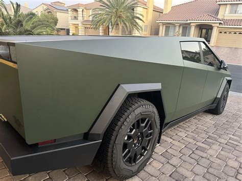 Matte Olive Green Vinyl Wrap Cybertruck (Avery Dennison SW900) | Tesla