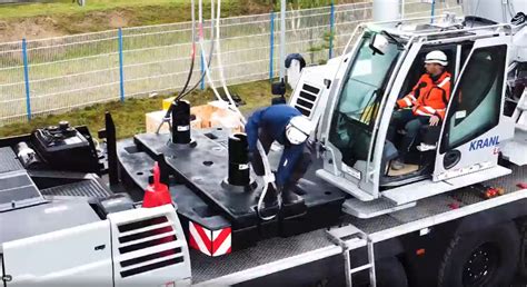 Liebherr Delivers to MAXIKraft Group – Heavy Lift News