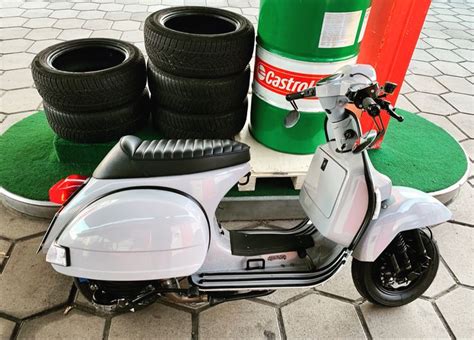 Vespa PX 221 In 2024 Vespa Italien