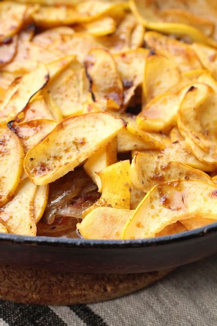 Un peu gay dans les coings Côtes de porc au four aux coings et à la bière Lettonie