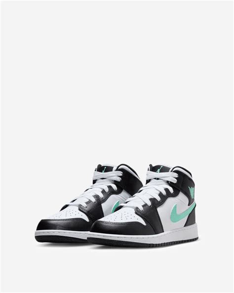 Shop Jordan Big Kids Air Jordan 1 Mid Dq8423 103 White Snipes Usa
