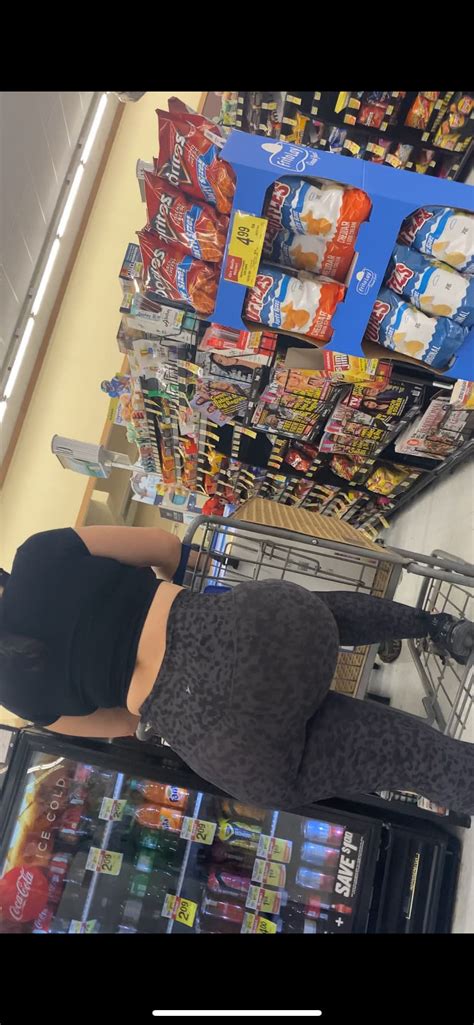 Latina Milf Spandex Leggings Yoga Pants Forum