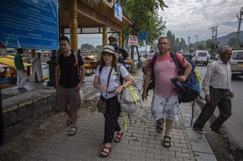 Kashmir Tourism Players Upbeat As Foreigners Return After 3 Year Hiatus