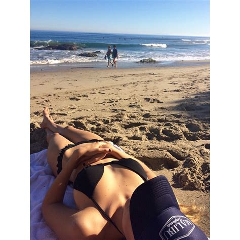 Gigi Hadid In A Bikini On The Beach For Arab Christmas Of The Day DrunkenStepFather