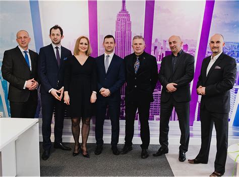 open finance otwiera  podpisuje franchisingpl franczyza pomysl