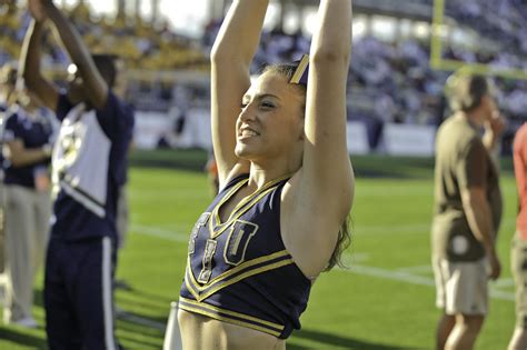 FIU Cheerleaders | FIU Cheerleaders cheering on their fans a… | Flickr