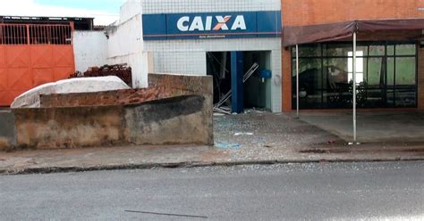 G1 2 caixas eletrônicos são explodidos dentro de shopping em Salvador