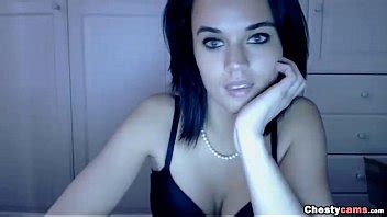 Morena Revela Sus Tetas En La Webcam XVIDEOS
