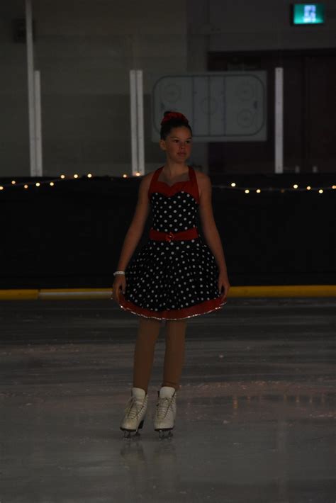 000 2077 Bowmanville Figure Skating Club