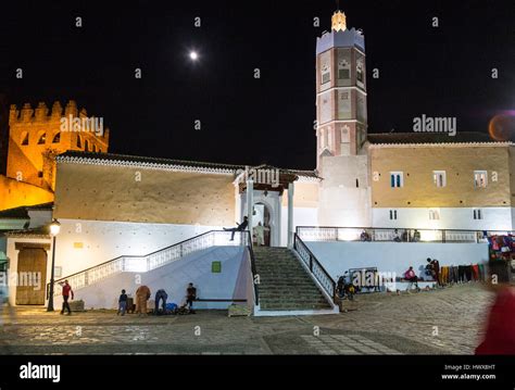 Plaza Outa El Hammam Fotos Und Bildmaterial In Hoher Aufl Sung Alamy