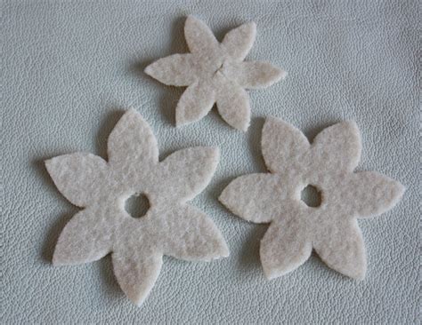 Очень красивая брошь из фетра. Обсуждение на LiveInternet - Российский ...