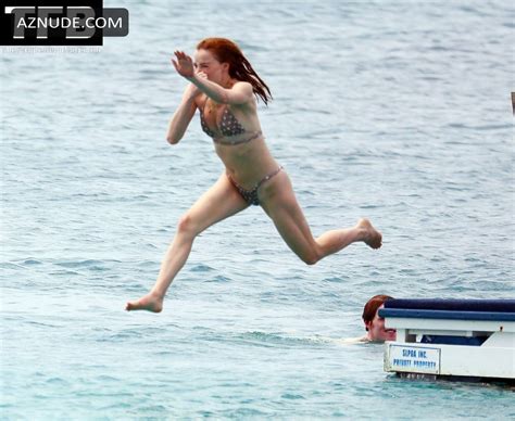 Phoebe Dynevor Sexy Seen Flaunting Her Sensational Body In A Tiny Bikini On The Beach In