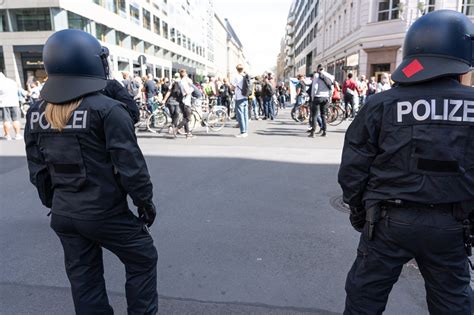 Polizei Baden Württemberg Grün Schwarz bringt Kennzeichnungspflicht