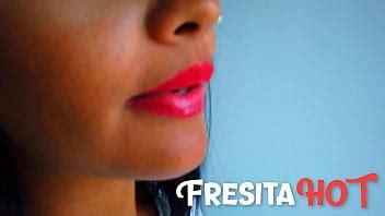 Succhio Una Fragola Come Se Fosse Un Gustoso Cazzo XVIDEOS
