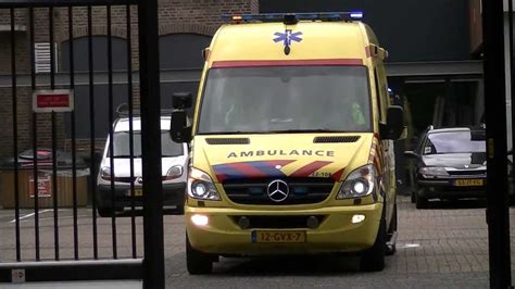 A1 Ambulance 22 108 Met Versneller Is Met Spoed Onderweg Naar Een