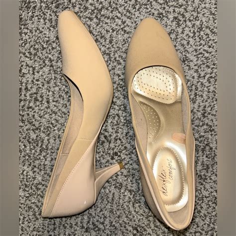 Dexflex Comfort Shoes Dexflex Comfort Heels In A Nude Color Thats A Size 7 In Womens Poshmark