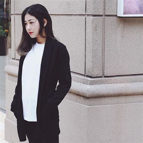 HOT MOM của gia đình hot nhất MXH phong cách thời trang không những đẹp mà còn cực chất