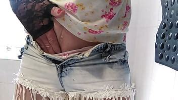 Chica Traviesa Se Moja Y Empapa Pantalones Cortos XVIDEOS