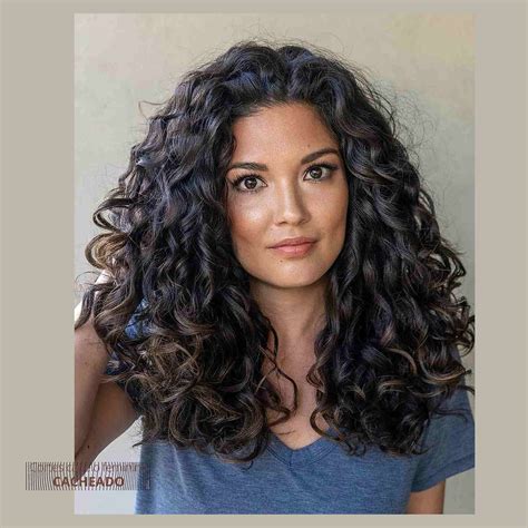 Cacheado Penteado Infantil Simples Com Liguinha - 42 ideias Cortes cabelo cacheado feminino