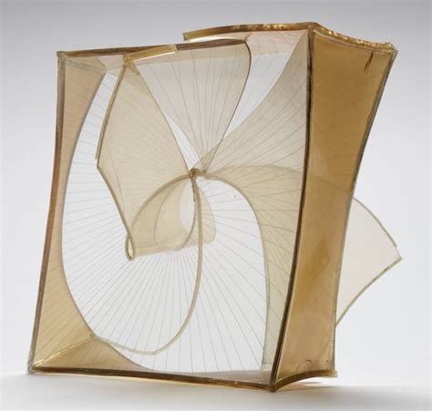 construction  space  crystalline centre   naum gabo