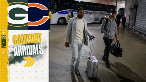 Arrival Photos: Packers walk into Soldier Field in Chicago for Bears game