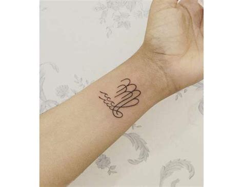 Id Es Tatouages Inspir Es De Votre Signe Astrologique Aquarius