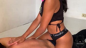 Masaje erótico con hermanastros sexys XVIDEOS