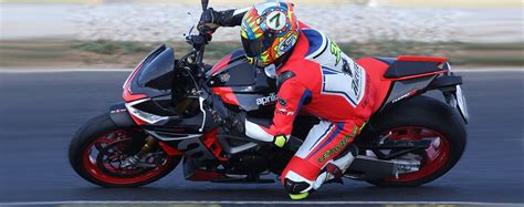 Hyper Naked Auf Der Rennstrecke Aprilia Tuono Factory