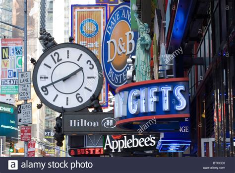 Time clock nyc street hi-res stock photography and images - Alamy