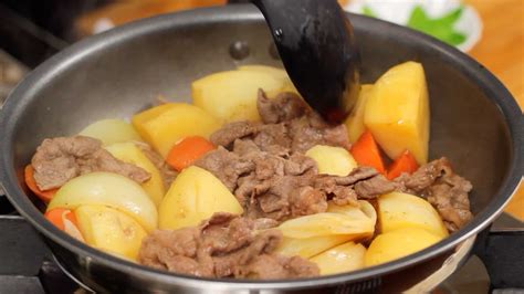 Nikujaga Recipe (Beef and Potatoes Stewed in Savory Soy Sauce Based ...