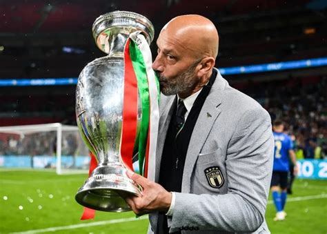 Muere El Futbolista Italiano Gianluca Vialli Visionnoventa