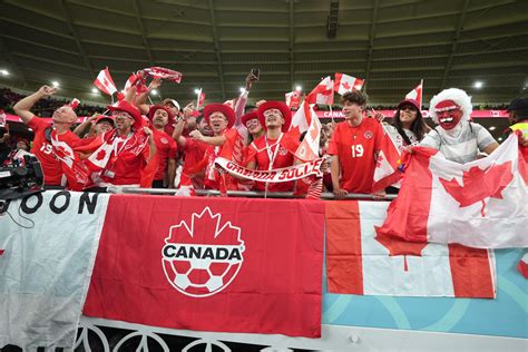 Canadian fans make their presence felt as team returns to World Cup
