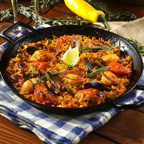 The Sunniest Spanish Paella Recipe For Your Dinner Table Daves Grill