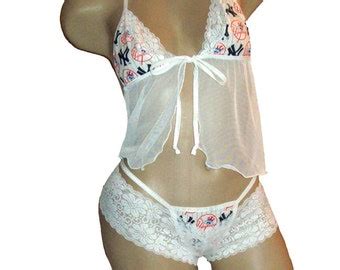 MLB Lingerie New York Yankees Sexy White Cami Top And Lace Booty Shorts Set Plus FREE Matching G