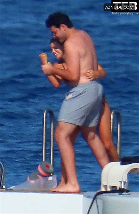 Sofia Richie Sexy Seen Flaunting Her Hot Bikini Body On Vacation With Elliot Grainge In France