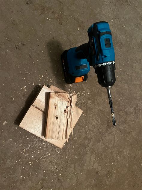 Обзор дрели-шуруповёрта Bort BAB-20X-BLK / Инструменты и запчасти ...