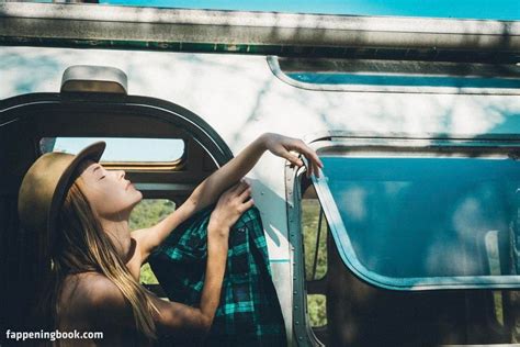 Alexis Knapp Nude Onlyfans Leaks Fappening Page Fappeningbook