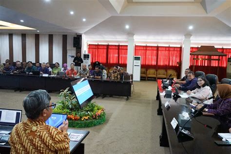 Pj Wali Kota Kediri Paparkan Berbagai Program Pemberdayaan Keluarga