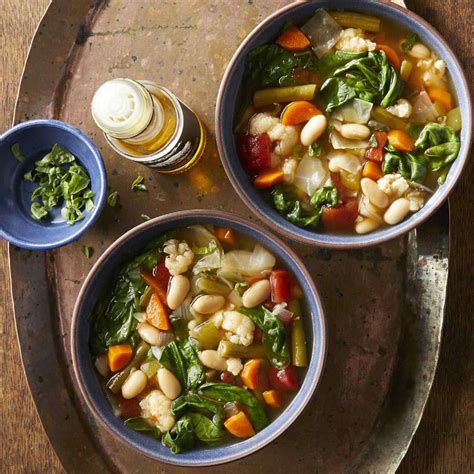 15 Comforting Vegetarian Soups Ready in 30 Minutes