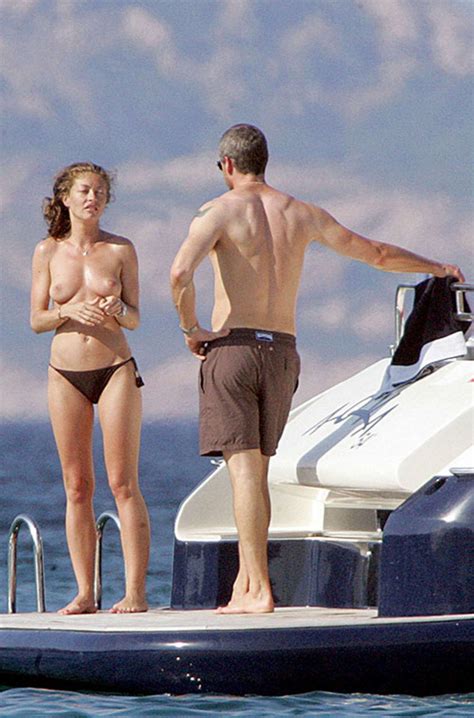 Rebecca Gayheart Exposing Her Nice Big Tits On Yacht And Beach Paparazzi Picture Porn Pictures