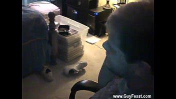 Sexo gay caliente Por más que lo intenten los chicos no pueden persuadir al tímido Nathan para