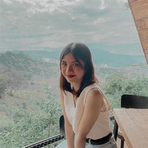 Hai Hot Girl Olympia N I Ti Ng V Nhan S C Xinh P Gi Ra Sao B O Tri Th C V Cu C S Ng