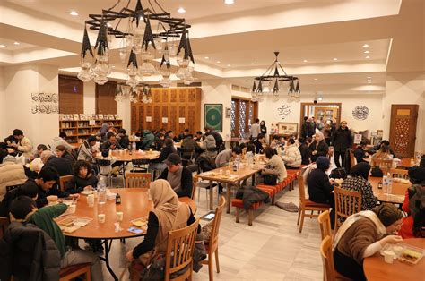 T Rkiye Run Tokyo Mosque Draws Japanese Crowd For Ramadan Iftars