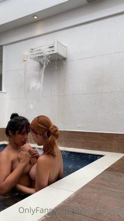 Mala Pink Naked In The Pool Kissing And Sucking Her Friend S Pussy Cnn Amador