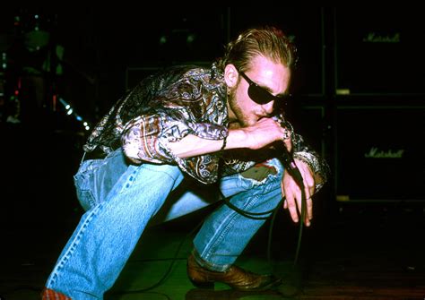 Five Songs That Best Show Off Layne Staleys Amazing Voice Iheart