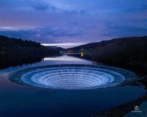 Ladybower 'Plugholes' Reservoir & Derwent 'Dambusters' Dam - TrovenTrip