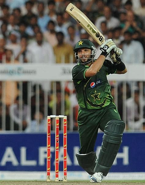 Shahid Afridi Gets 75 Runs In 4th Odi Boom Boom Back