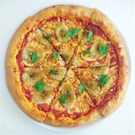 Vegan banana curry pizza! : r/VeganFood