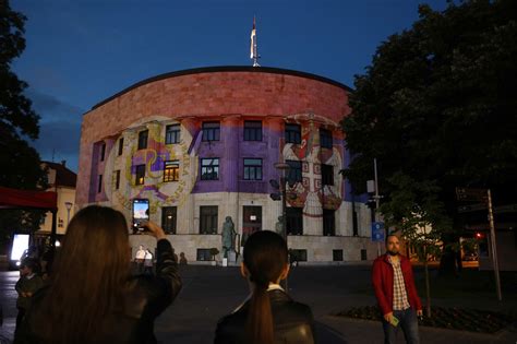 Veli Anstven Prizor Zastave Srbije I Srpske Na Palati Republike I