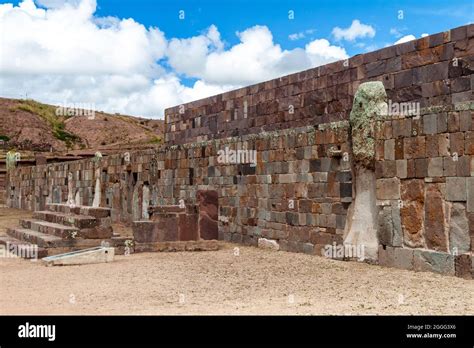 gateway sun tiahuanaco bolivia  res stock photography  images alamy